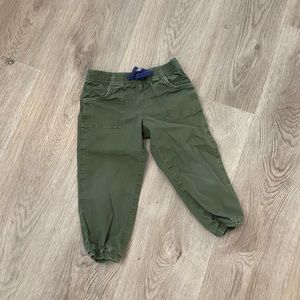 Vineyard Vines 3T joggers olive green GUC- some wash wear